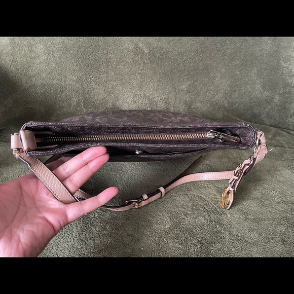 🌸MICHAEL KORS Crossbody bag🌸 - Picture 4 of 16